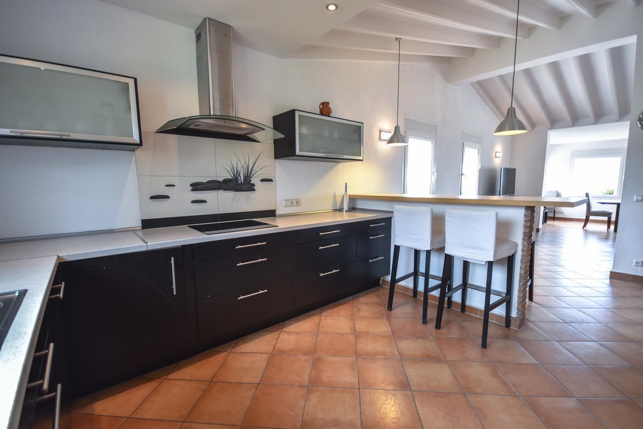 In The Second Line, Modern Beachfront Holiday Home In Costabella, Марбеля Екстериор снимка
