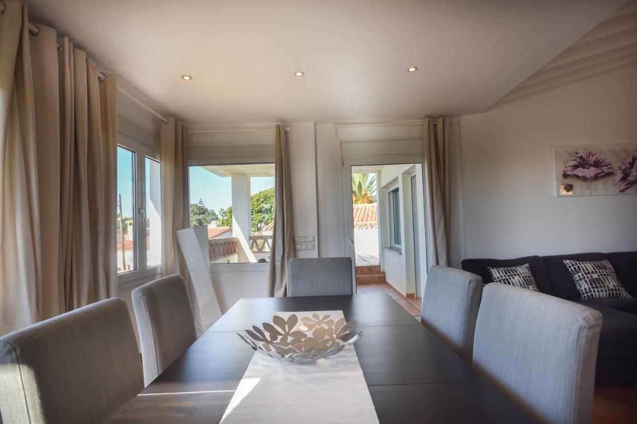 In The Second Line, Modern Beachfront Holiday Home In Costabella, Марбеля Екстериор снимка