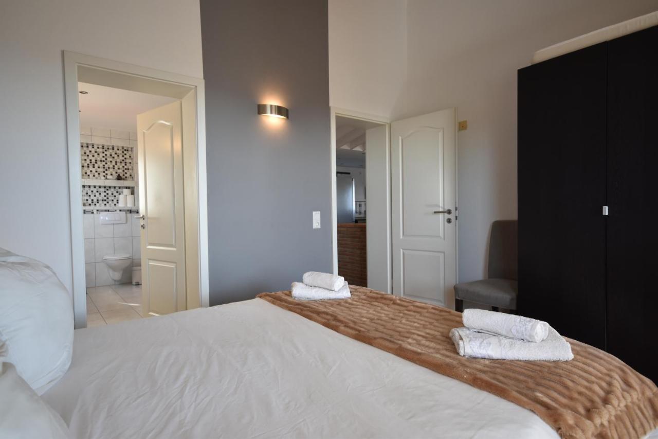 In The Second Line, Modern Beachfront Holiday Home In Costabella, Марбеля Екстериор снимка
